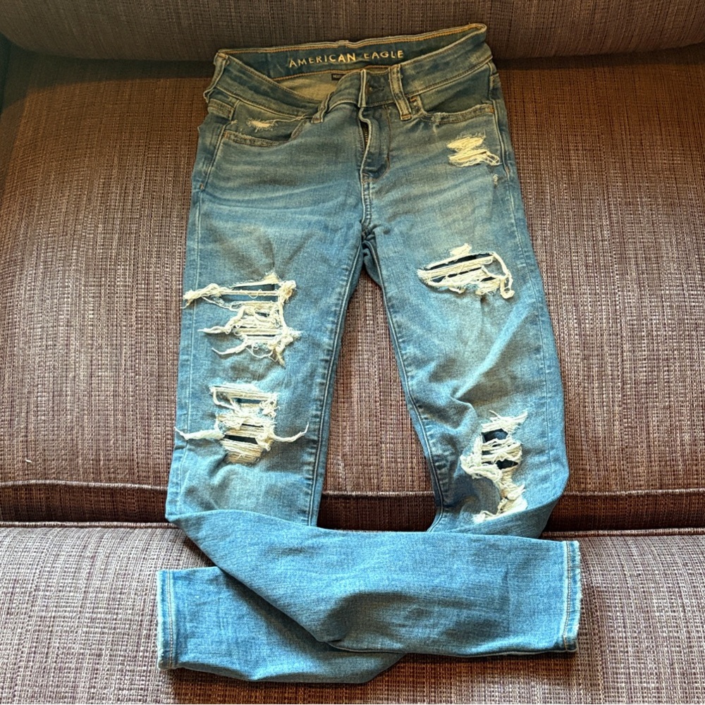 American Eagle Outfitters Women's Ripped Light Blue Jegging
